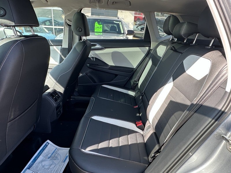 2025 Volkswagen Taos SEL 4MOTION