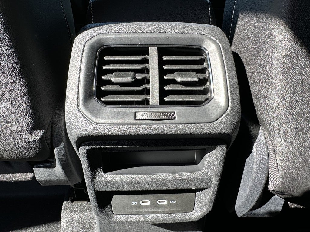 2026 Volkswagen Taos SEL 4MOTION