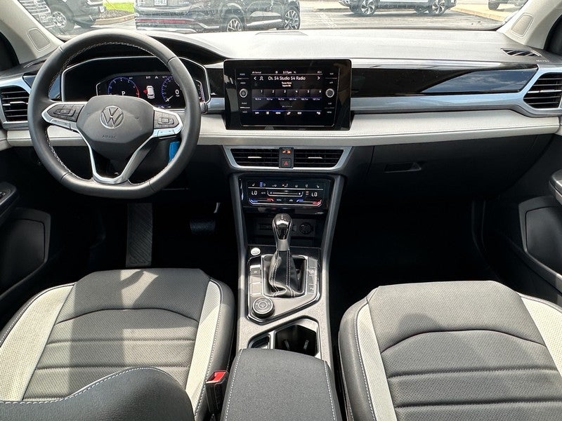 2025 Volkswagen Taos SEL 4MOTION