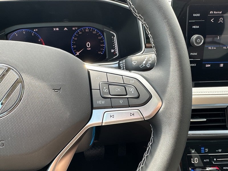 2025 Volkswagen Taos SEL 4MOTION