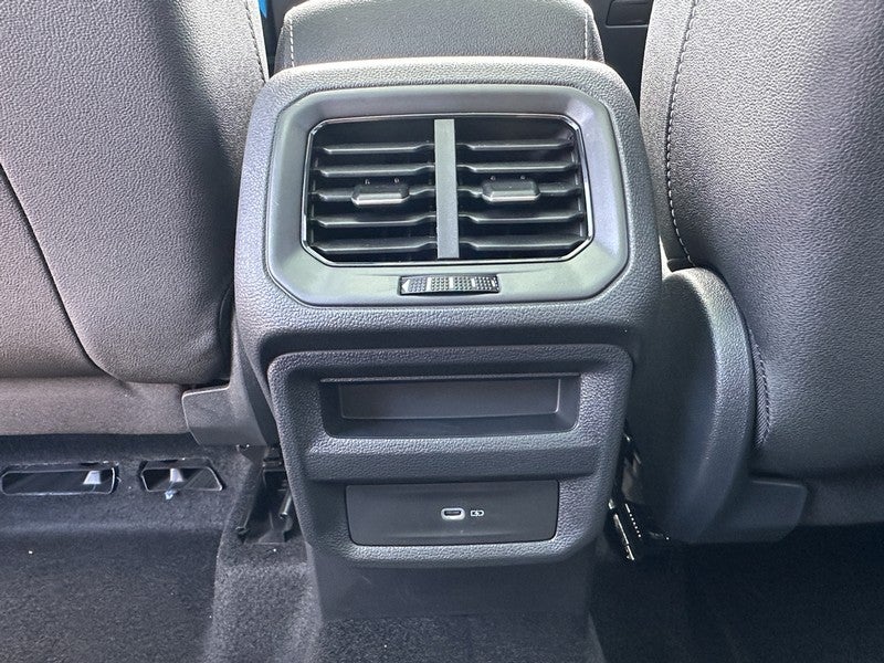 2025 Volkswagen Taos SEL 4MOTION