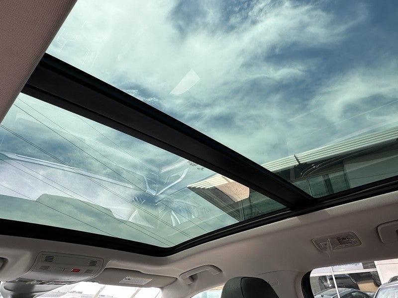 2025 Volkswagen Taos SEL 4MOTION