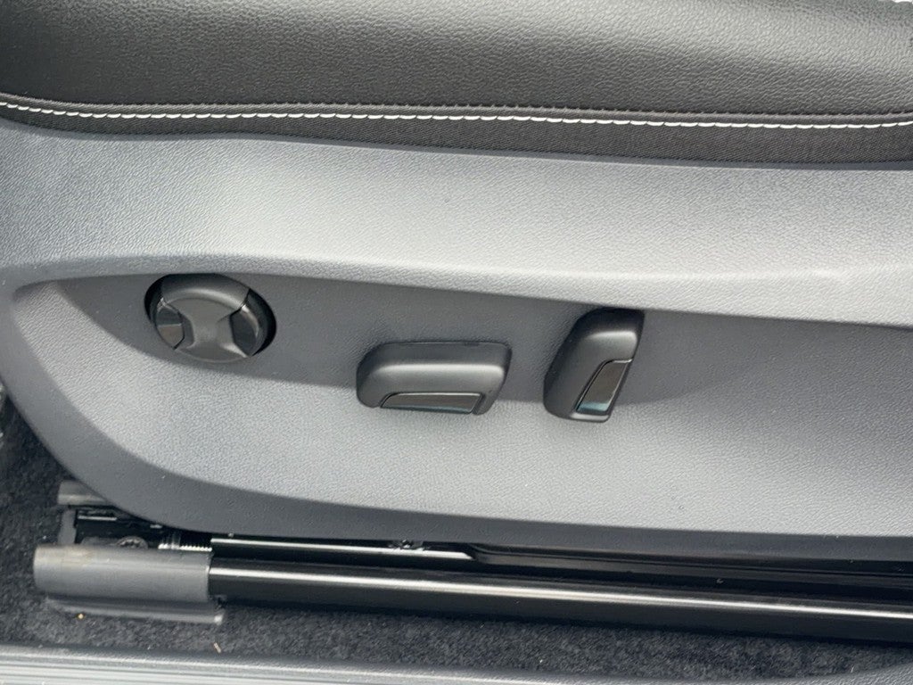 2026 Volkswagen Taos SEL 4MOTION