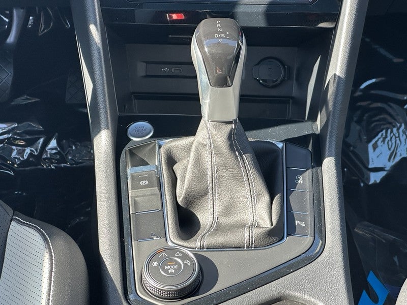 2025 Volkswagen Taos SEL 4MOTION