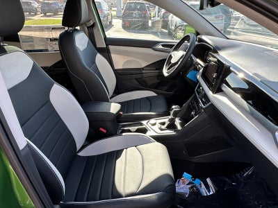 2025 Volkswagen Taos SEL 4MOTION