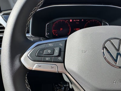 2025 Volkswagen Taos SEL 4MOTION