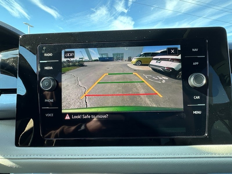 2025 Volkswagen Taos SEL 4MOTION