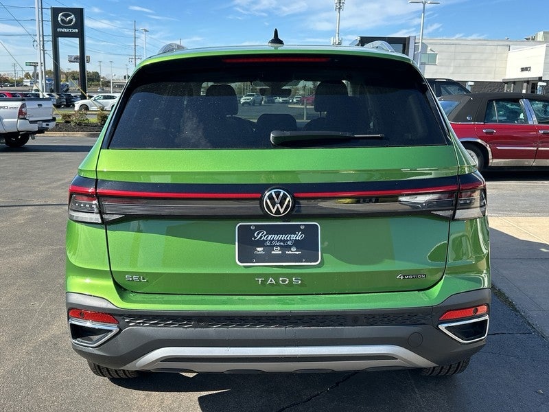 2025 Volkswagen Taos SEL 4MOTION