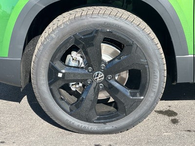 2025 Volkswagen Taos SEL 4MOTION