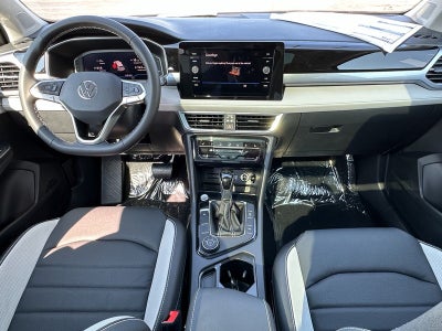 2025 Volkswagen Taos SEL 4MOTION