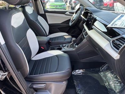 2025 Volkswagen Taos SEL 4MOTION