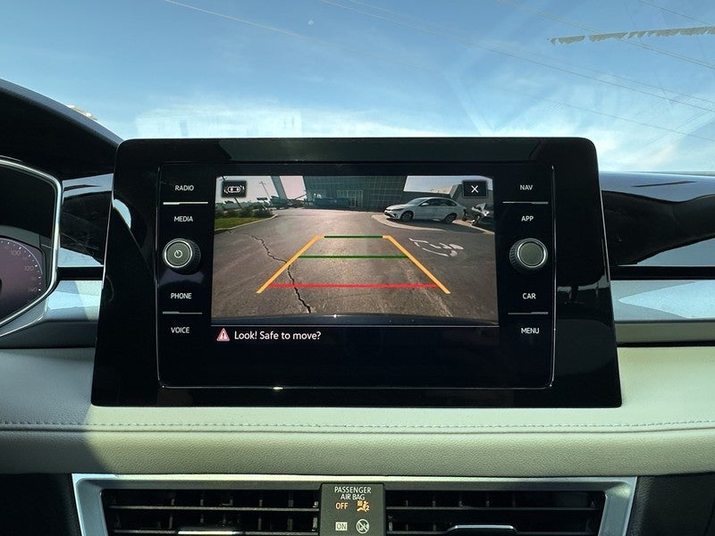 2025 Volkswagen Taos SEL 4MOTION