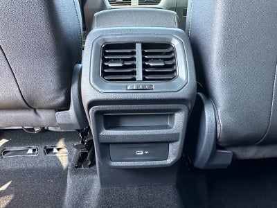 2025 Volkswagen Taos SEL 4MOTION