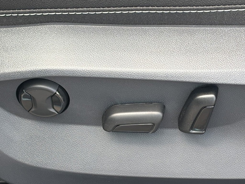 2026 Volkswagen Taos SEL 4MOTION