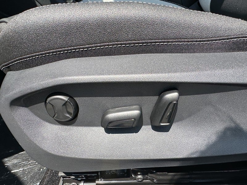 2025 Volkswagen Taos SEL 4MOTION