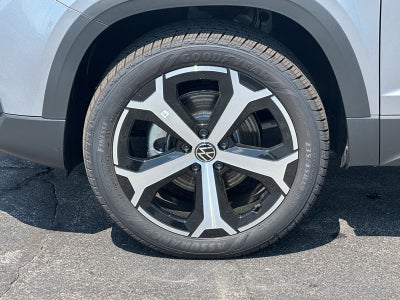 2025 Volkswagen Taos SEL 4MOTION