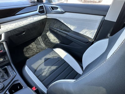 2025 Volkswagen Taos SEL 4MOTION