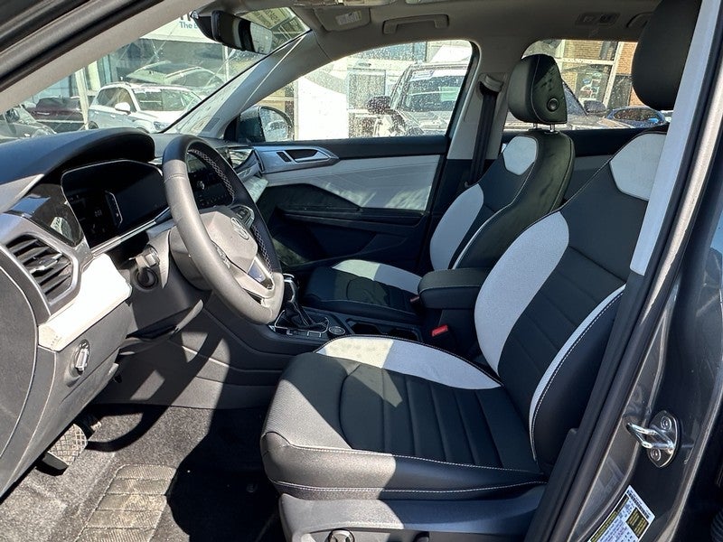 2025 Volkswagen Taos SEL 4MOTION