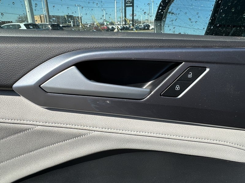 2025 Volkswagen Taos SEL 4MOTION