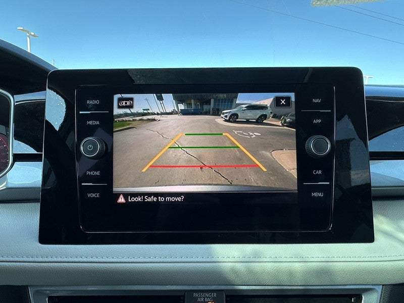 2025 Volkswagen Taos SEL 4MOTION