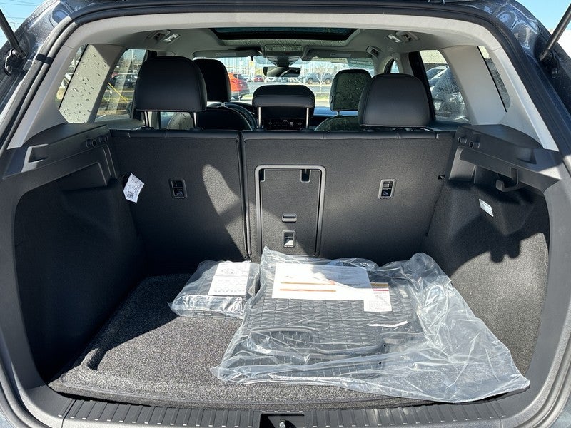 2025 Volkswagen Taos SEL 4MOTION