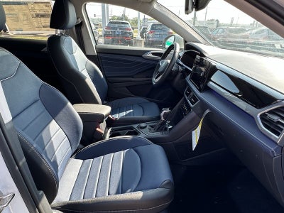 2025 Volkswagen Taos SEL 4MOTION