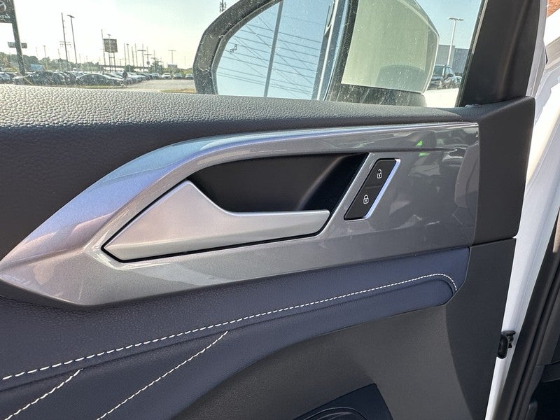 2025 Volkswagen Taos SEL 4MOTION