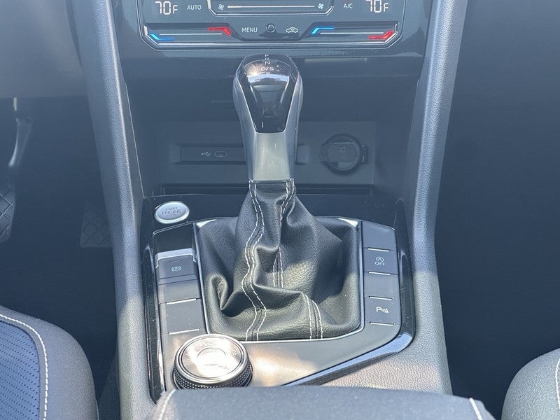 2025 Volkswagen Taos SEL 4MOTION