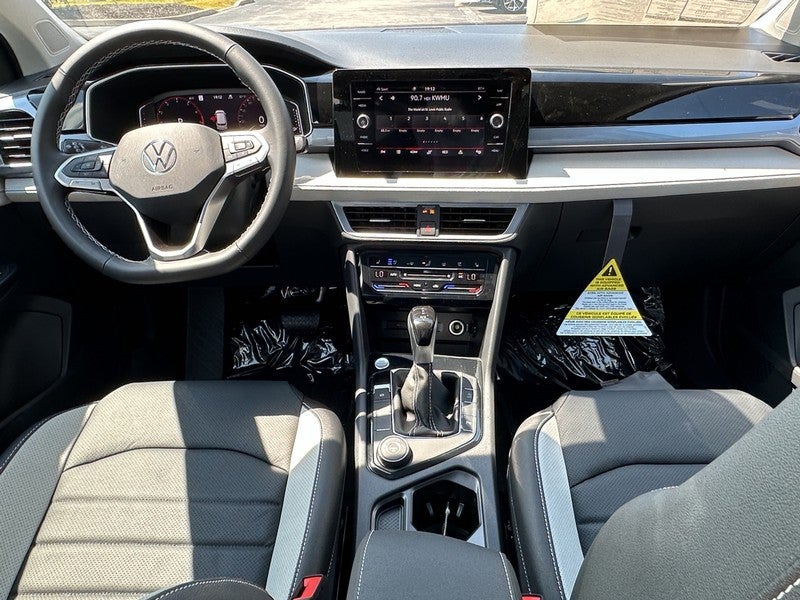 2025 Volkswagen Taos SEL 4MOTION