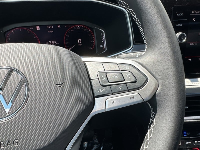 2025 Volkswagen Taos SEL 4MOTION