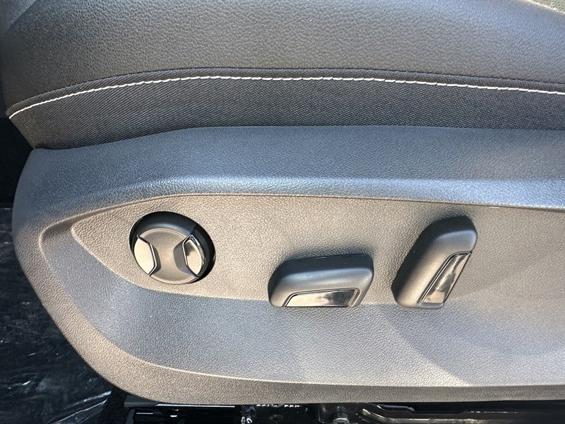 2026 Volkswagen Taos SEL 4MOTION