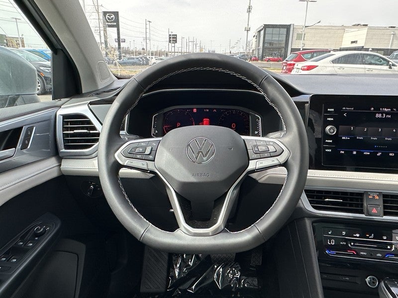 2025 Volkswagen Taos SEL 4MOTION