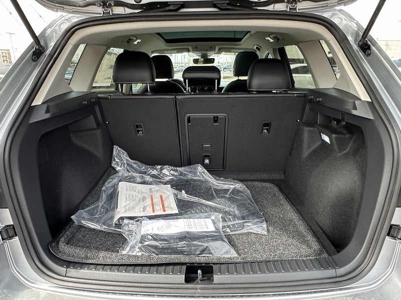 2025 Volkswagen Taos SEL 4MOTION