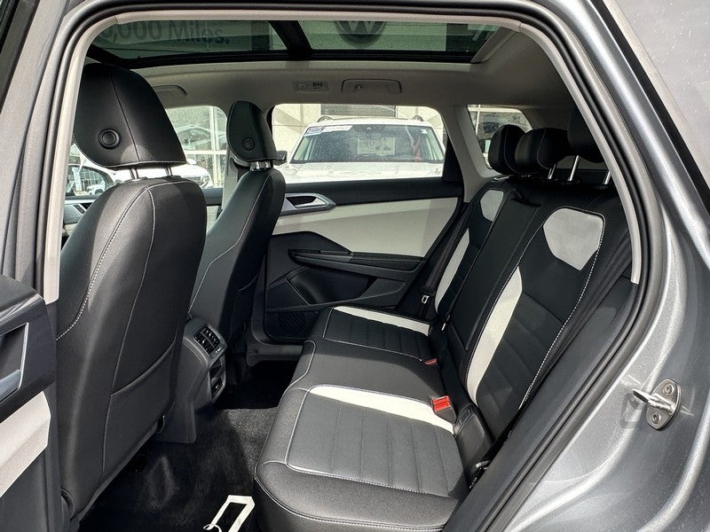 2025 Volkswagen Taos SEL 4MOTION