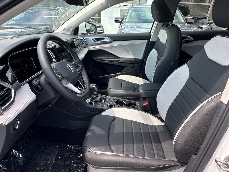 2025 Volkswagen Taos SEL 4MOTION