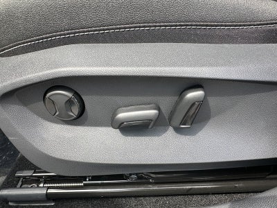 2025 Volkswagen Taos SEL 4MOTION