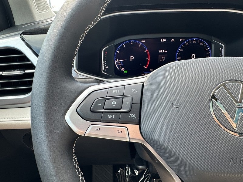 2025 Volkswagen Taos SEL 4MOTION