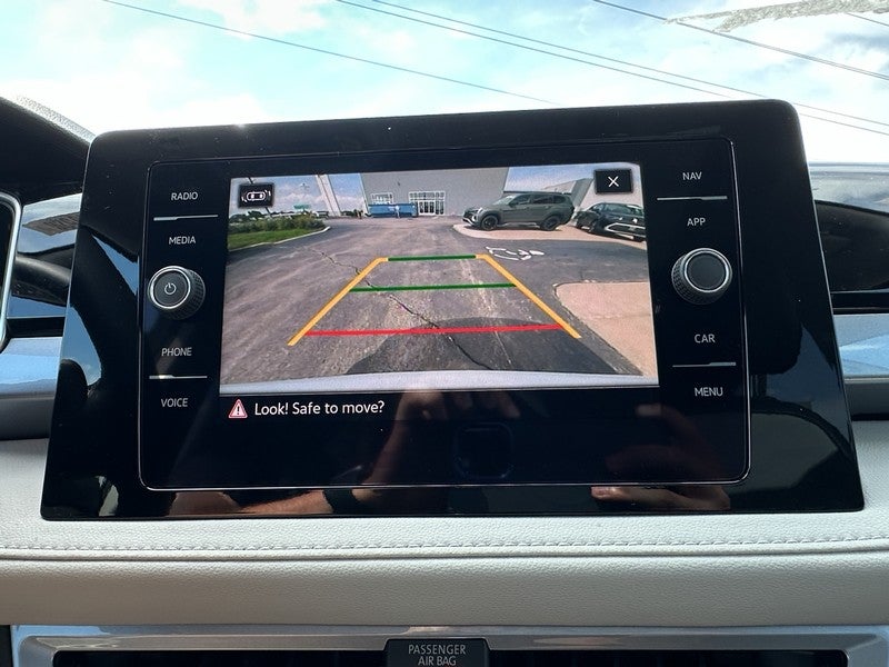 2025 Volkswagen Taos SEL 4MOTION