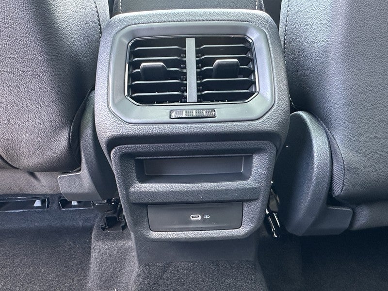 2025 Volkswagen Taos SEL 4MOTION