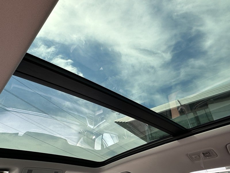 2025 Volkswagen Taos SEL 4MOTION