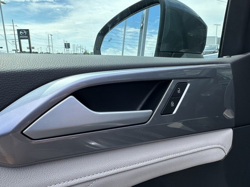 2025 Volkswagen Taos SEL 4MOTION