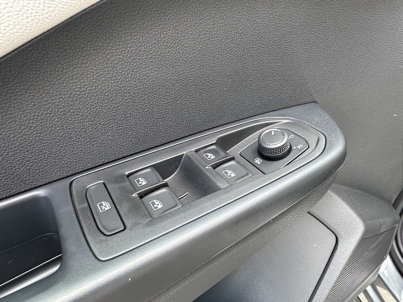 2025 Volkswagen Taos SEL 4MOTION