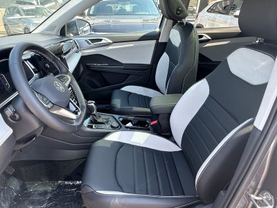 2025 Volkswagen Taos SEL 4MOTION