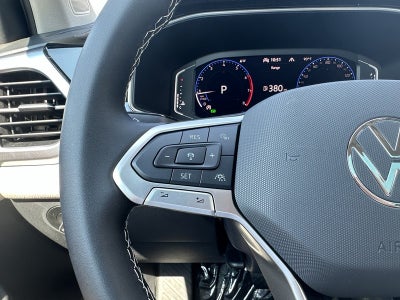 2025 Volkswagen Taos SEL 4MOTION