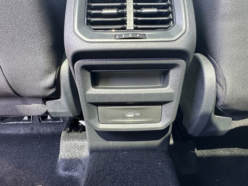 2025 Volkswagen Taos SEL 4MOTION