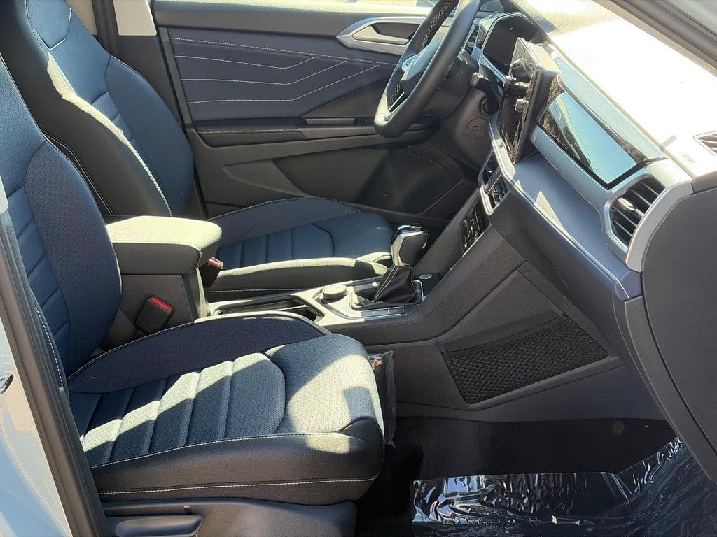 2027 Volkswagen Taos SEL 4MOTION