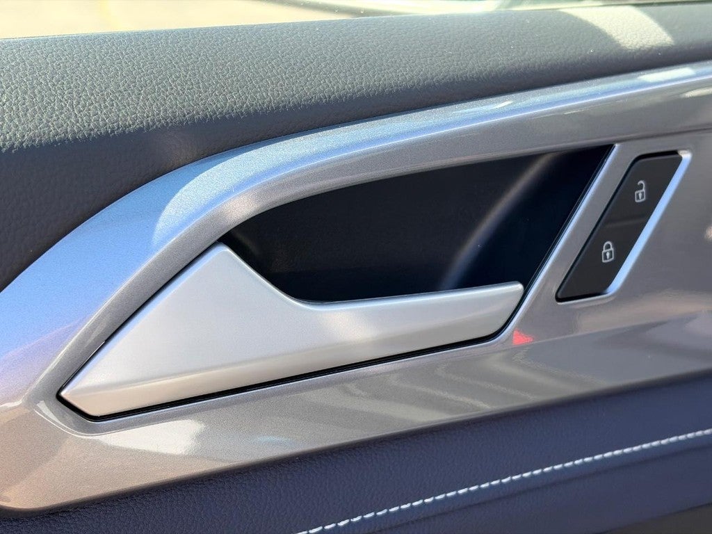 2027 Volkswagen Taos SEL 4MOTION