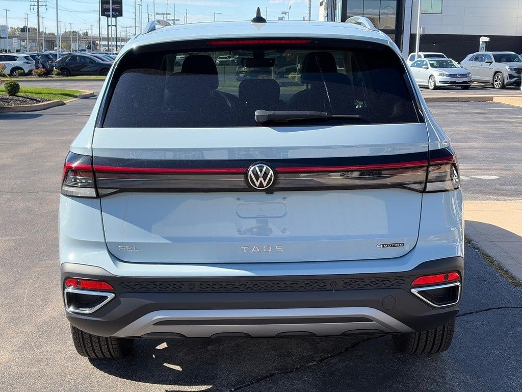 2027 Volkswagen Taos SEL 4MOTION