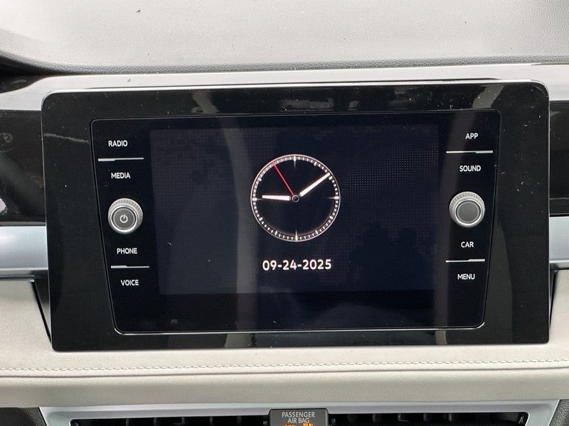 2025 Volkswagen Taos SE FWD