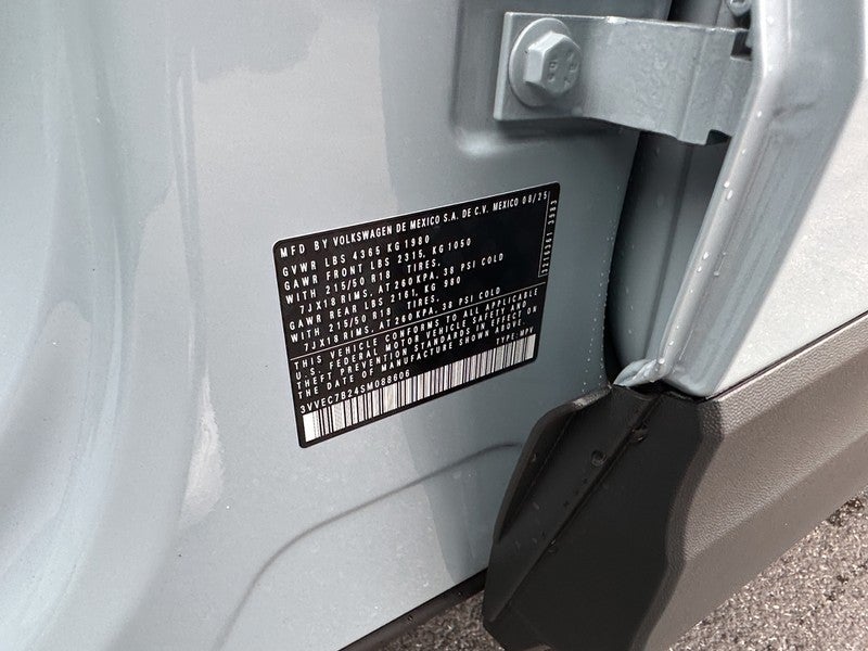 2025 Volkswagen Taos SE FWD